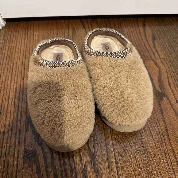 Ugg Tazz Maxi Curly Genuine Shearling Slipper - Youth - Picture 7 of 11